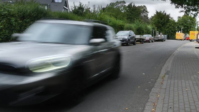 Was Politik und Polizei fordern: Kampf gegen Raser in Tiefenbroich