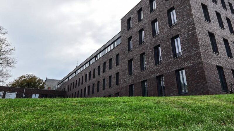 Ungenutzte Fläche : Kunstdepot unter dem Klever Rathaus? Sozialliberale bringen Tiefgarage ins Spiel