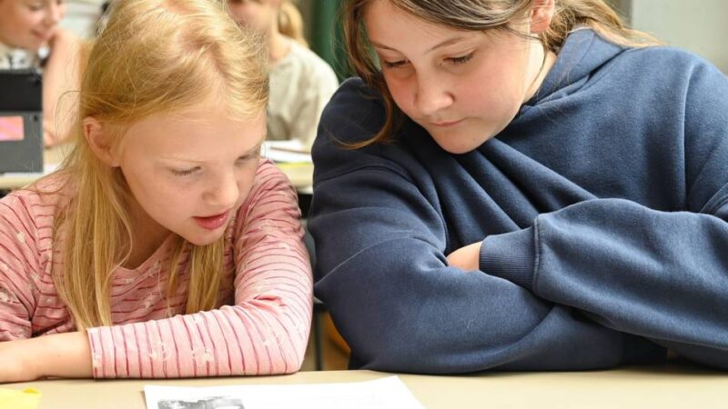 Montanusschule Hückeswagen: Leseförderung – Schüler trainieren Schüler