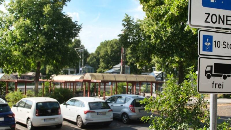Neue Regelung : Kein Platz für Flughafenparker am Ratinger Ostbahnhof