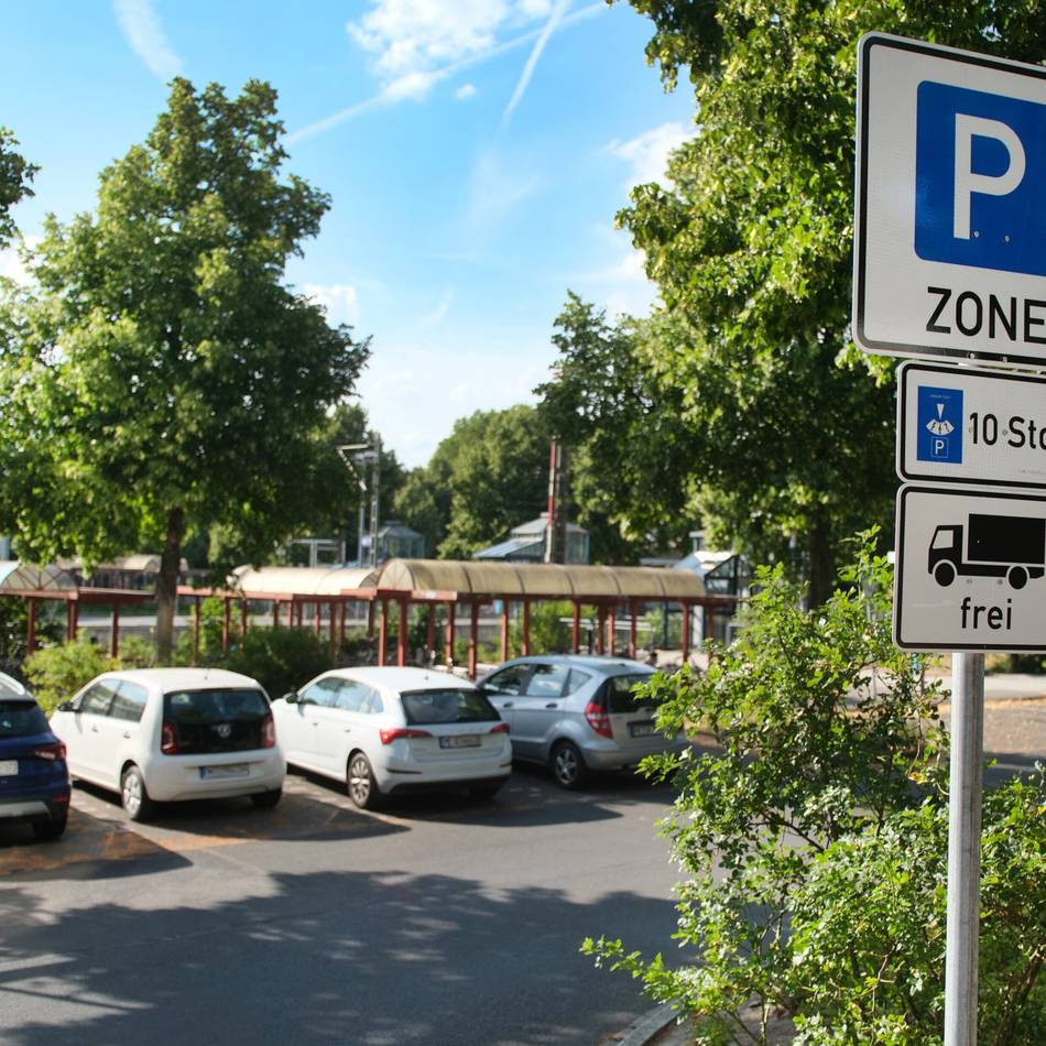 Neue Regelung : Kein Platz für Flughafenparker am Ratinger Ostbahnhof