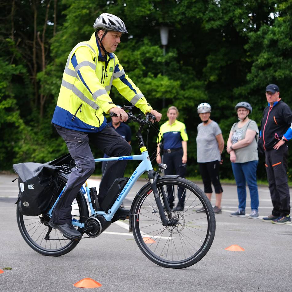 Weiterer Termin in Ratingen: Polizei und Verkehrswacht bieten Pedelec-Training auf Schützenplatz an