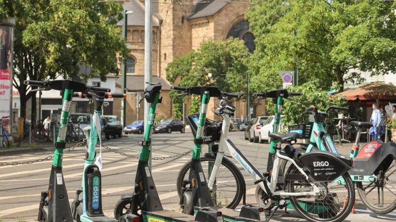300 Sharingstationen eröffnet: Beschwerden über E-Scooter in Düsseldorf deutlich zurückgegangen