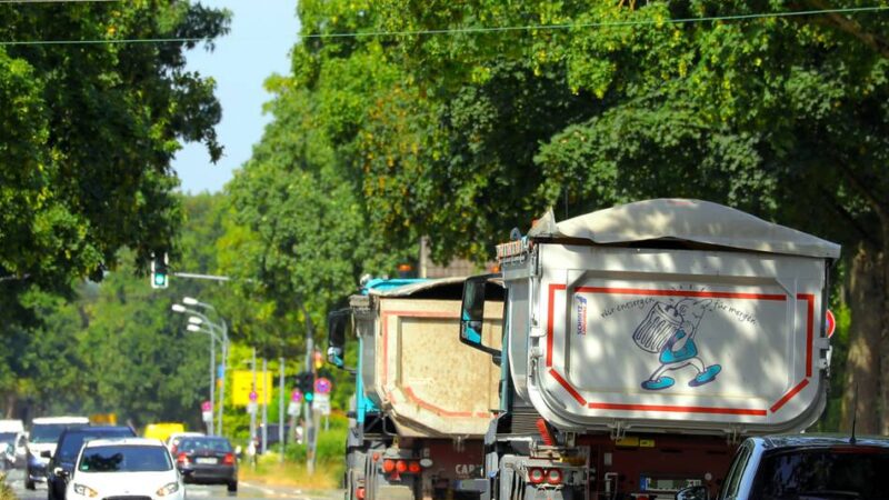 Sanierung zwischen Xanten und Alpen: B57-Sperrung kostet Pendler Zeit und Geld