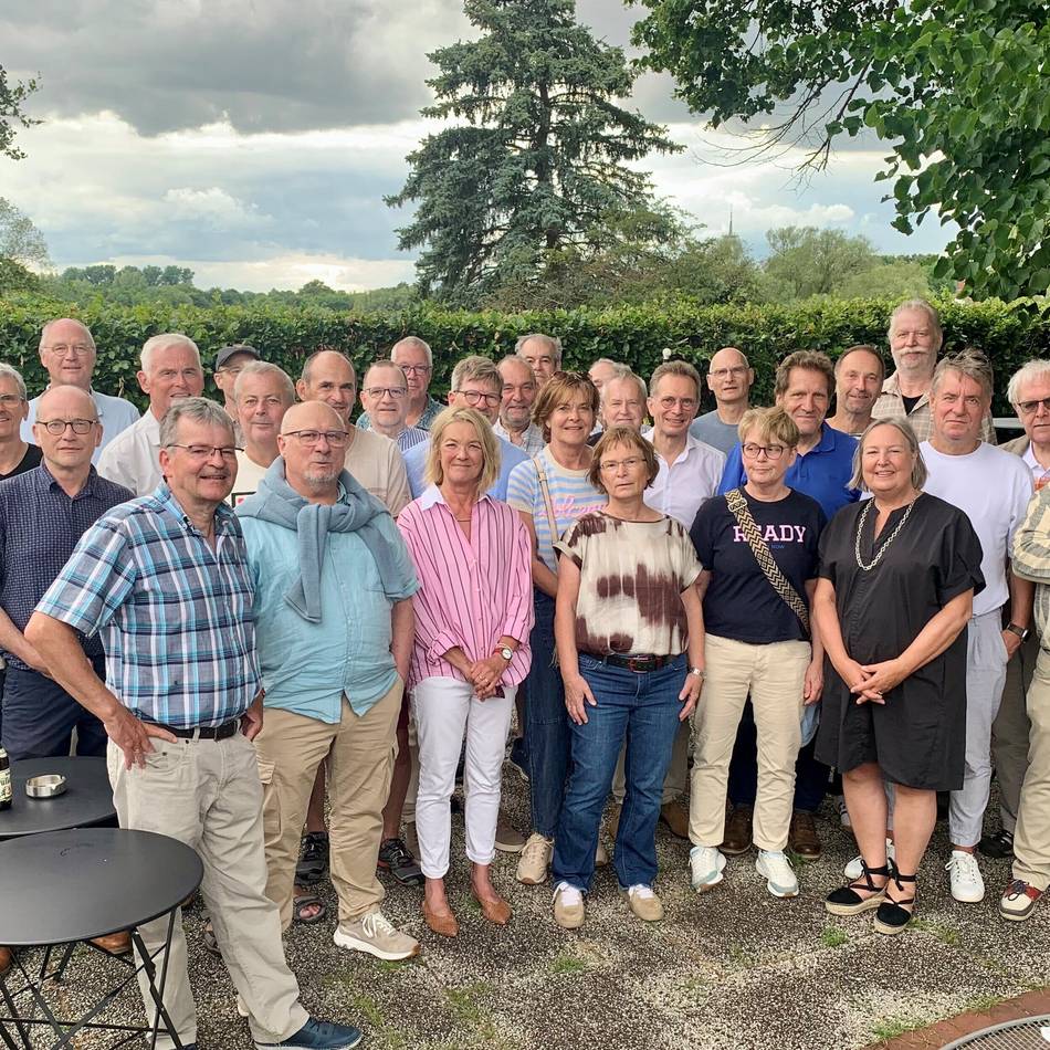 Jahrgangstreffen nach 45 Jahren: Wie zehn Mädchen das uralte Jungengymnasium in Wesel veränderten