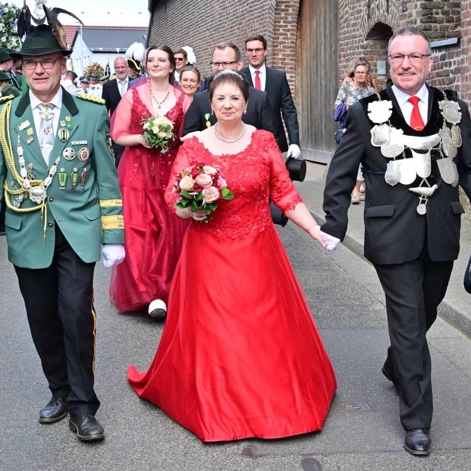 Schützenfest mit ganz besonderem Gedenken: Neuer Orden erinnert an verstorbenen Oberst in Aldenhoven