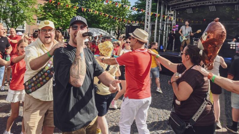 Jecken feiern in Hitze: „Jeck erst recht“ – Goch feiert Karneval im Hochsommer