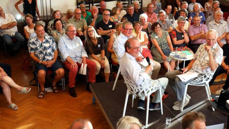 Premiere in Moers: Neues Talkformat begeistert mit Wissenschaft und Nostalgie