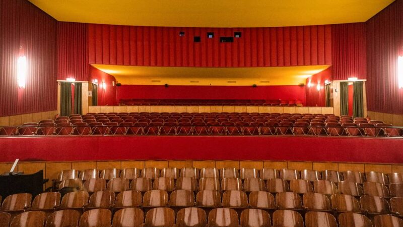 Nostalgie im Goli: Goli Theater startet barrierefreies Kino für Senioren im Kastell