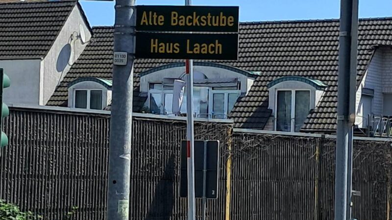 CDU-Antrag in Grevenbroich: Verwittert, vermoost, irreführend – CDU fordert Schilder-Offensive