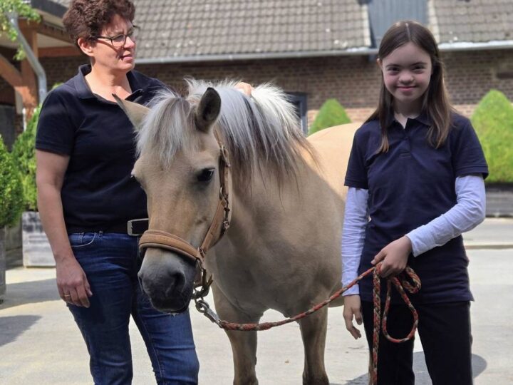 Erster Job mit Downsyndrom: „Du weißt doch, wo ich hinmöchte. Auf den Ponyhof!“