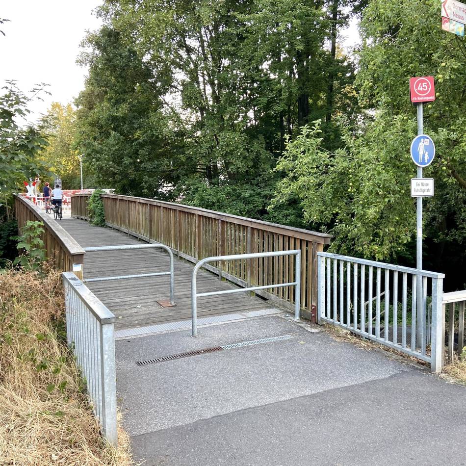 Sichere Radwege in Kaarst: Die Grünen fordern barrierefreie Querung am Nordkanal