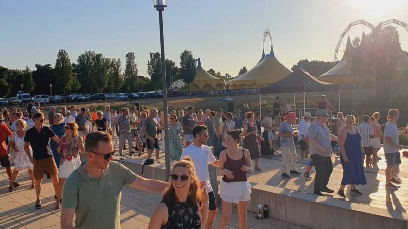 Kostenlose Tanz-Workshops: Bachata bringt Karibik-Feeling an die Xantener Südsee