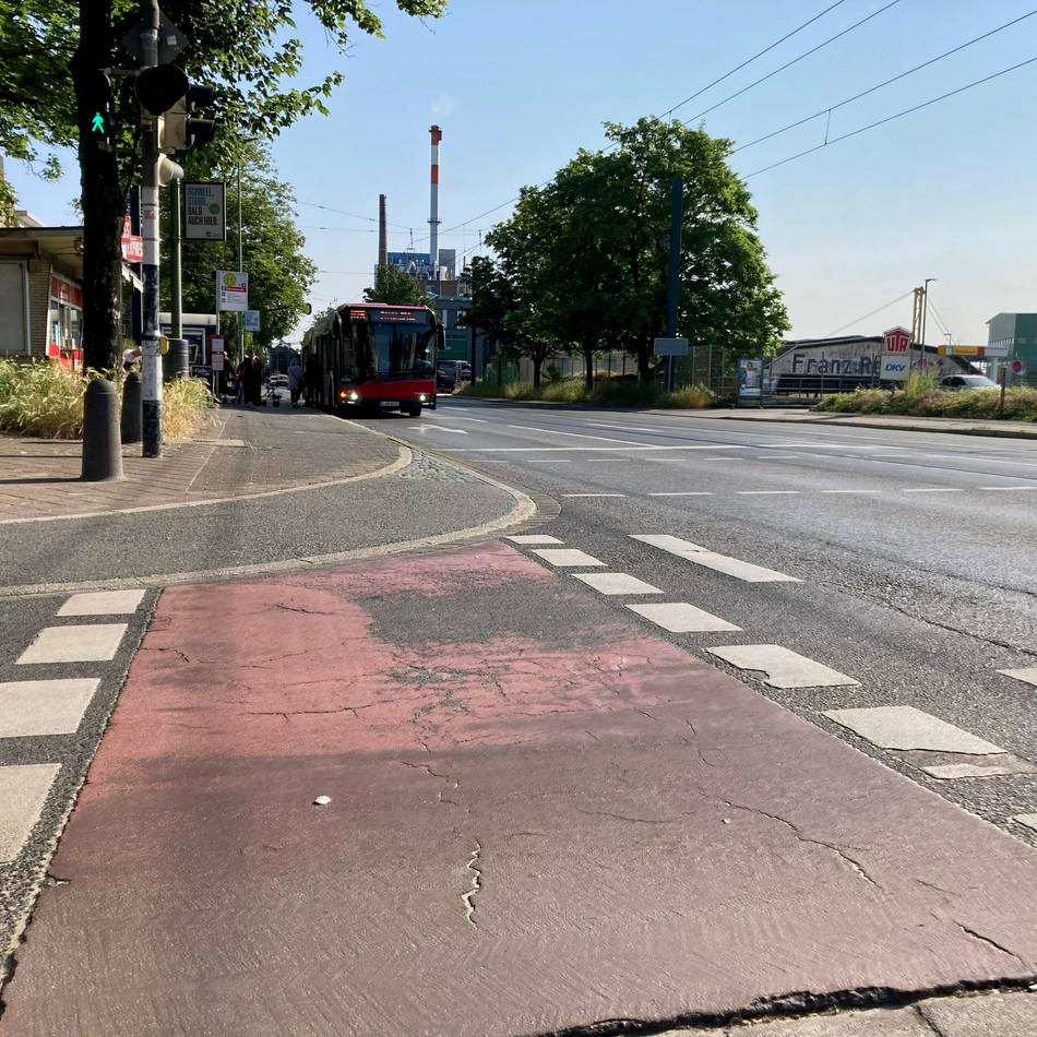 Sondereinsatz der Polizei in Neuss: Polizei stoppt Raser nach Anwohnerbeschwerden