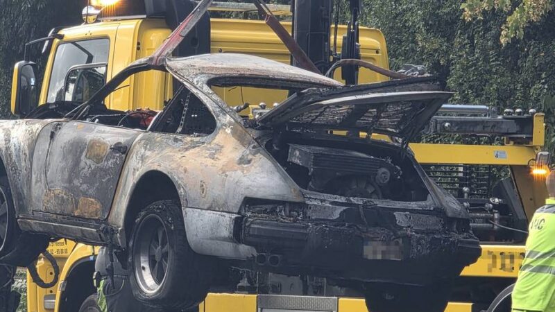 Einsätze der Feuerwehr Mönchengladbach: Verunfallte Pkw setzen Böschung in Brand – und großes Feuer an der Seestadt