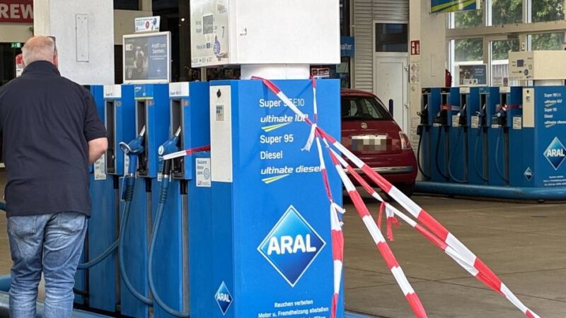 Ende des Tankrabatts: „Die Leute machen Kanister voll“ – erste Tankstellen in Düsseldorf laufen leer