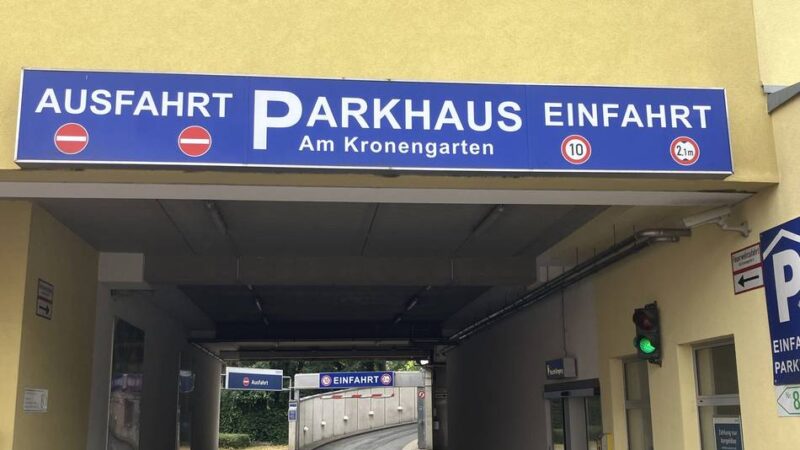 Einsatz in der Hildener Innenstadt: SEK-Einsatz am Parkhaus Am Kronengarten – das sagt der Betreiber