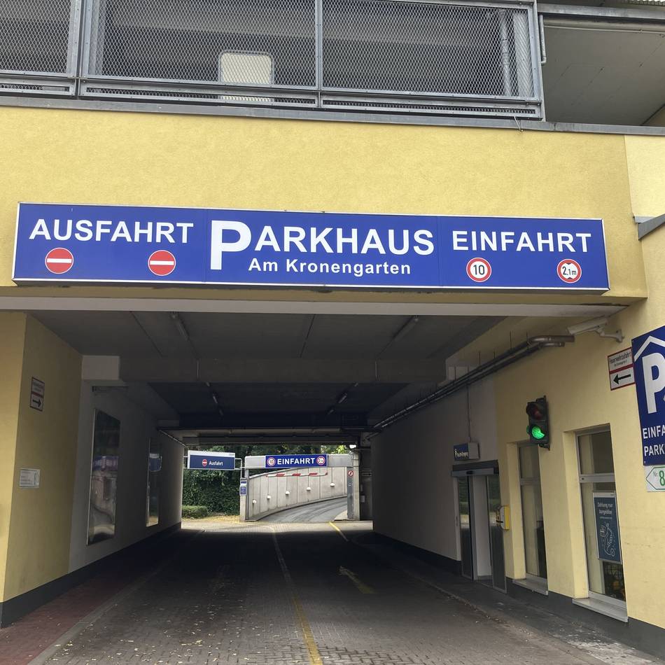 Einsatz in der Hildener Innenstadt: SEK-Einsatz am Parkhaus Am Kronengarten – das sagt der Betreiber