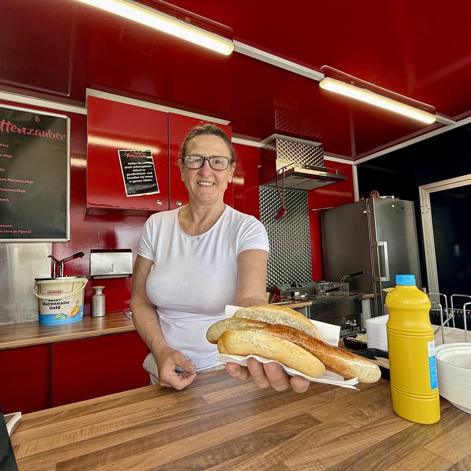 Am Bauernmarkt Lindchen: Nach Explosion von Imbiss in Goch – Barbara Holzki mit Neustart in Uedem