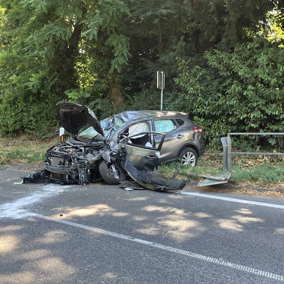 Schwerer Unfall in Süchteln: Mit dem Auto überschlagen – Rettungshubschrauber im Einsatz