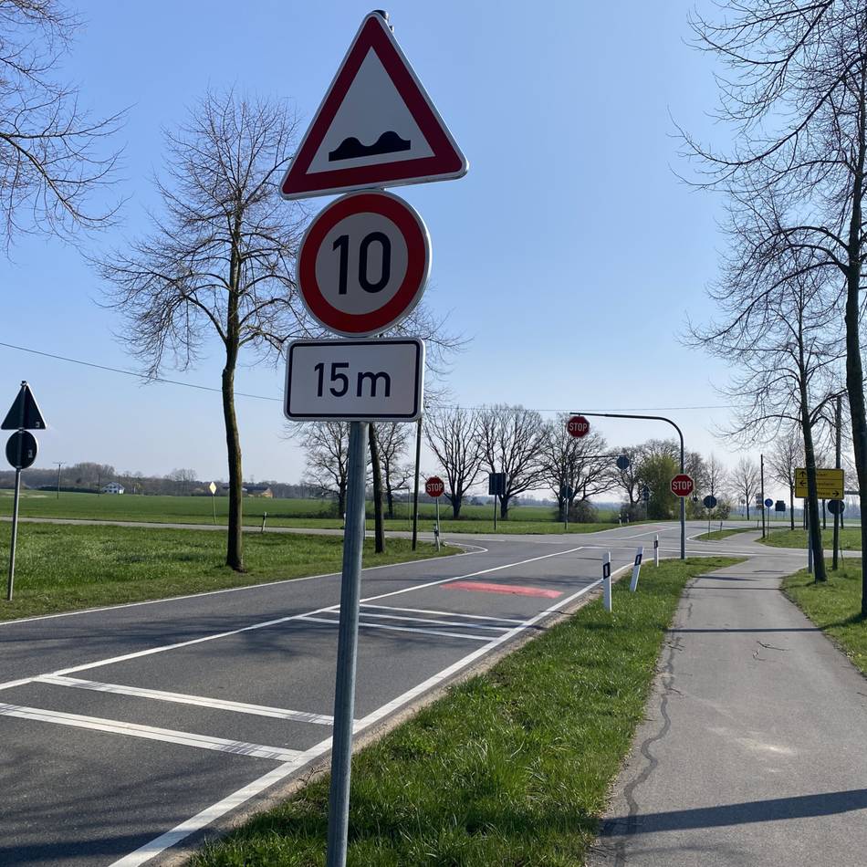 Unfall in Kervenheim: Nach Unfall auf berüchtigter Kreuzung: 72-Jähriger erliegt seinen Verletzungen