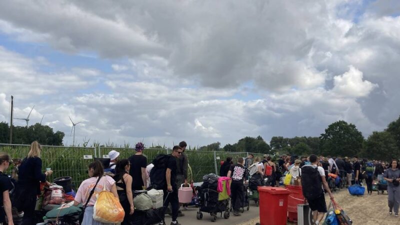 Abreise vom Festival in Weeze: Tschüss Parookaville – die Fans sind auf dem Heimweg