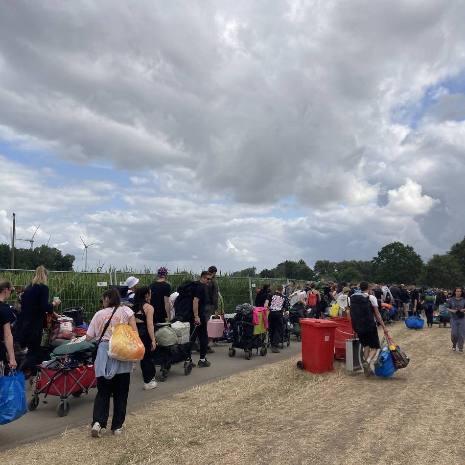 Abreise vom Festival in Weeze: Tschüss Parookaville – die Fans sind auf dem Heimweg