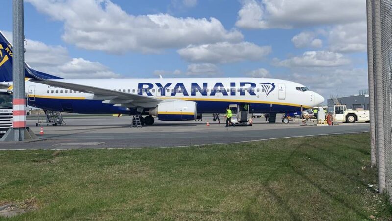 Polizeieinsatz in Weeze: Abflug von Maschine vom Airport Weeze gestoppt – 200 Passagiere müssen Flugzeug verlassen