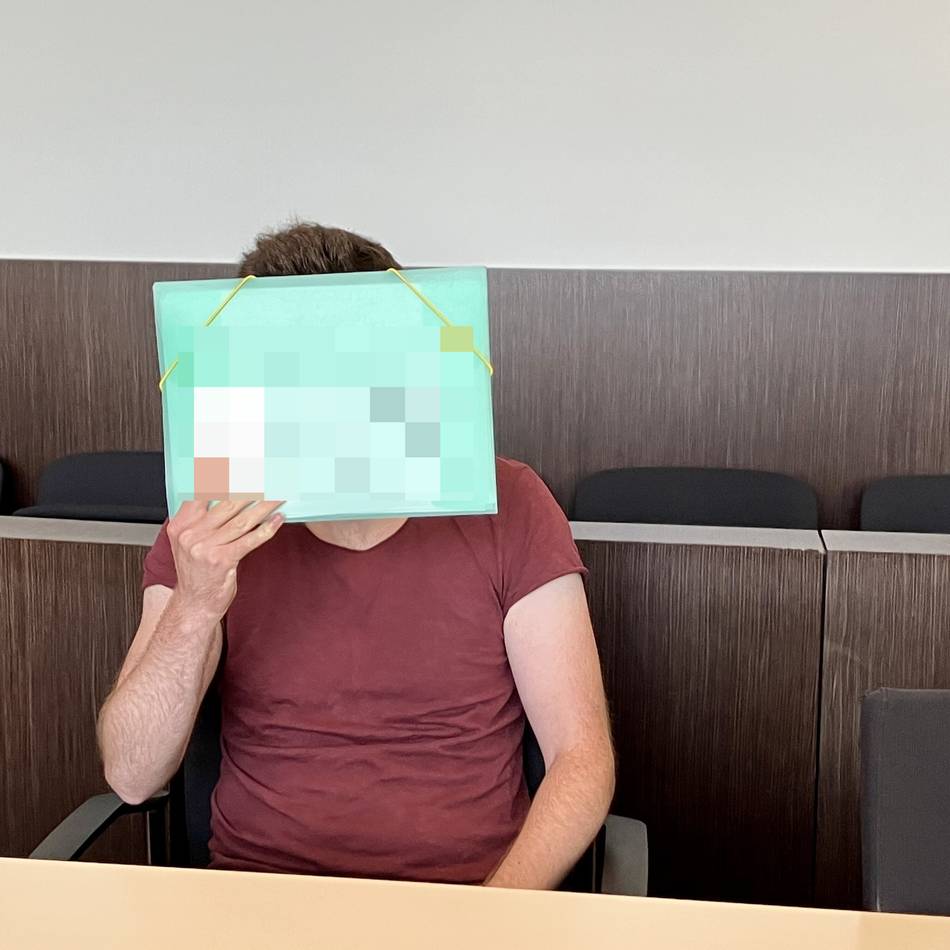„Sie hat kein Motiv zu lügen“ : Schülerpraktikantin sexuell belästigt – Altenpfleger zu Geldstrafe verurteilt