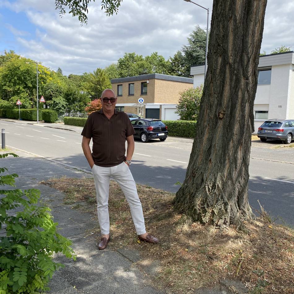 Bürgermonitor: Baumwurzeln beschädigen Carport: Wer zahlt in Krefeld?