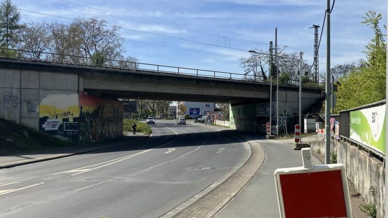 Bahn baut: Zwei Straßen in Dinslaken monatelang halbseitig gesperrt