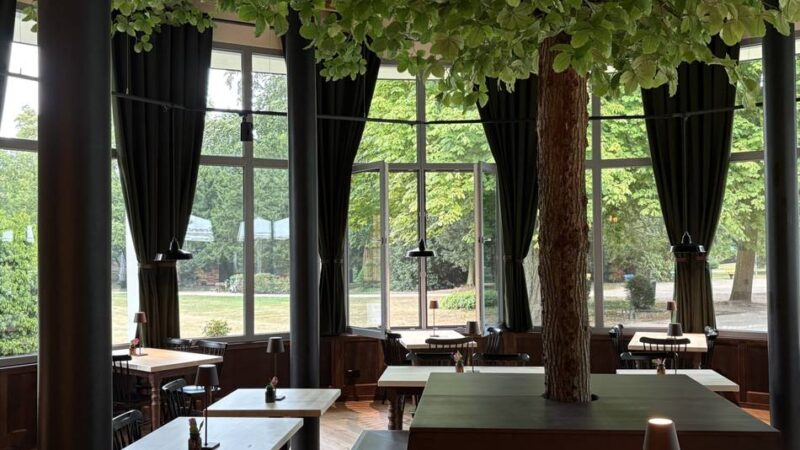 Gastronomie-Tradition in Mönchengladbach: Die Vitrine ist wieder für Gäste eingerichtet