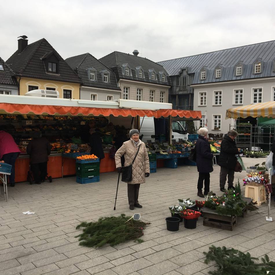 Wochenmarkt in Rheinberg: Klinken putzen, nerven, nicht aufgeben – wie der Wochenmarkt gelingen kann