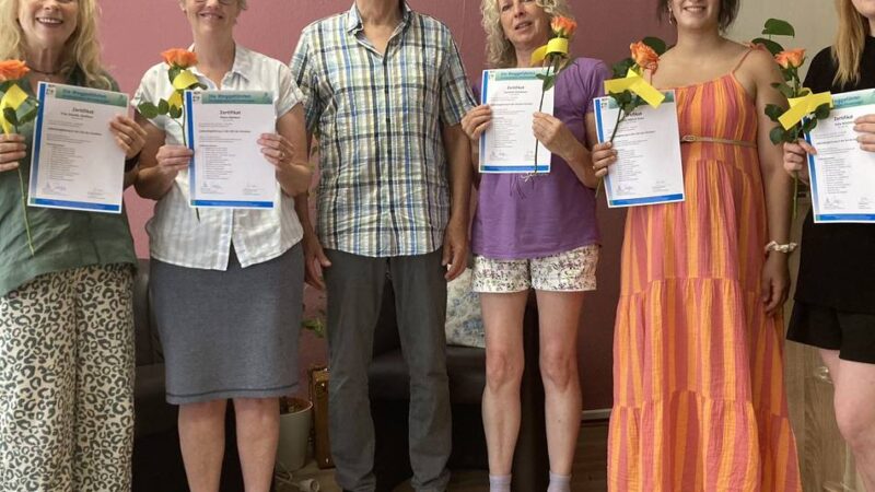 Hospizgruppe Hückeswagen: Fünf neue Sterbebegleiterinnen für die „Weggefährten“