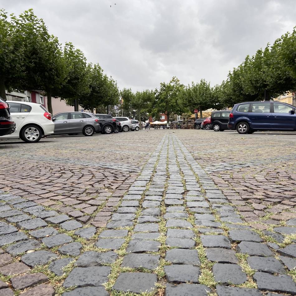 Parken in der Innenstadt: Xantens Stadtrat vertagt Entscheidung über Parkplätze