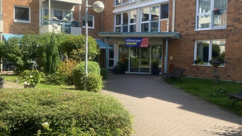 Seniorenheim in Meerbusch: Angehörige kämpft für Besucher-Parkplätze am Johanniter-Stift