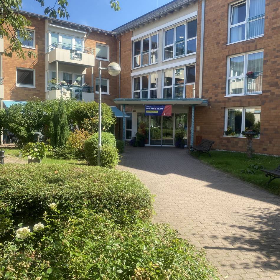 Seniorenheim in Meerbusch: Angehörige kämpft für Besucher-Parkplätze am Johanniter-Stift
