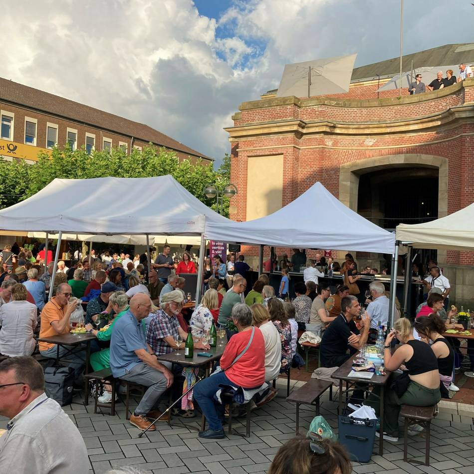 In Wesel am Berliner Tor: Worauf sich Besucher beim Weinfest vom 7. bis 9. August freuen können