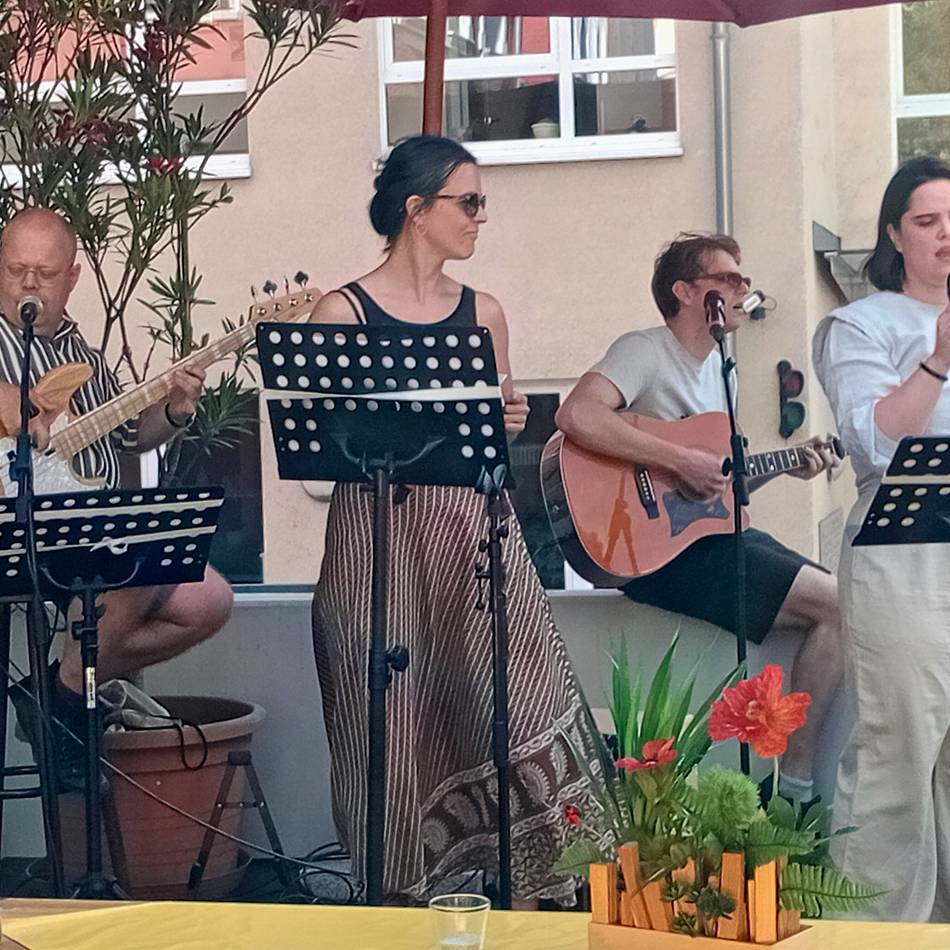 Moerser Kultursommer : Schlosstheater-Ensemble glänzt mit Musik