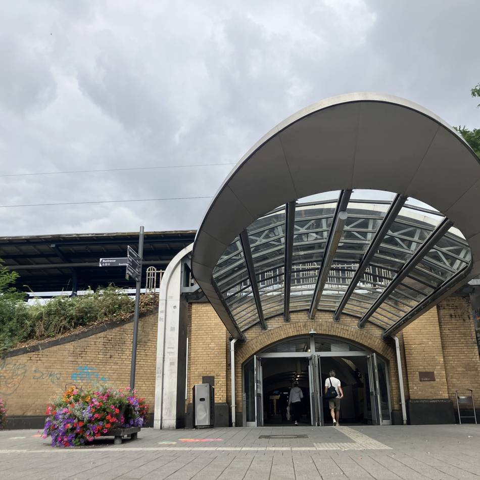 Trinker-Szene am Neusser Hauptbahnhof: „Ab Mitternacht gibt es hier nur Probleme“