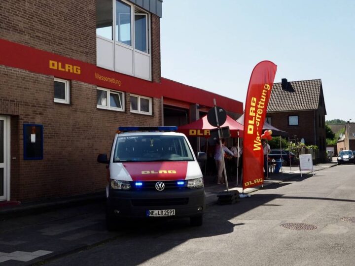 DLRG jetzt in Frimmersdorf: Grevenbroicher Wasserretter ziehen in Ex-Feuerwehrhaus
