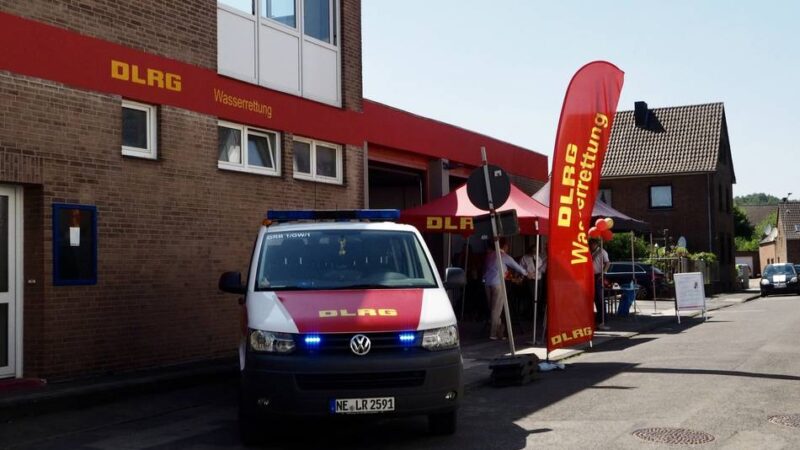 DLRG jetzt in Frimmersdorf: Grevenbroicher Wasserretter ziehen in Ex-Feuerwehrhaus