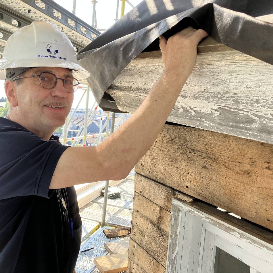 Sanierung der Stadtkirche Wermelskirchen: Kirchturm-Sanierung legt massive Holzschäden frei