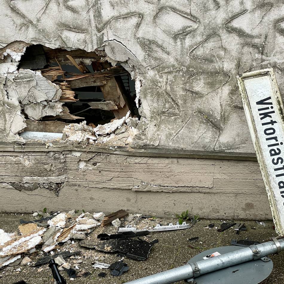 Unfall auf der Viktoriastraße vor Gericht: Frontalcrash ins Wohnzimmer: Gericht bestätigt Strafe für Cannabisfahrerin