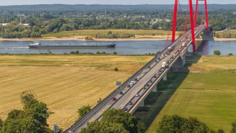 Schlechte Nachricht für Pendler: So lange bleibt die Emmericher Rheinbrücke noch eine Baustelle