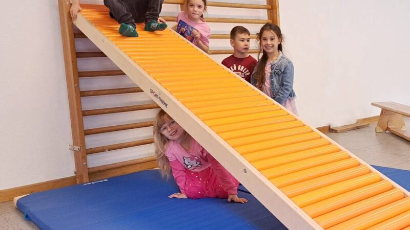 Kinder in Mönchengladbach: Positive Bilanz nach einem Jahr Kita-Stiftung