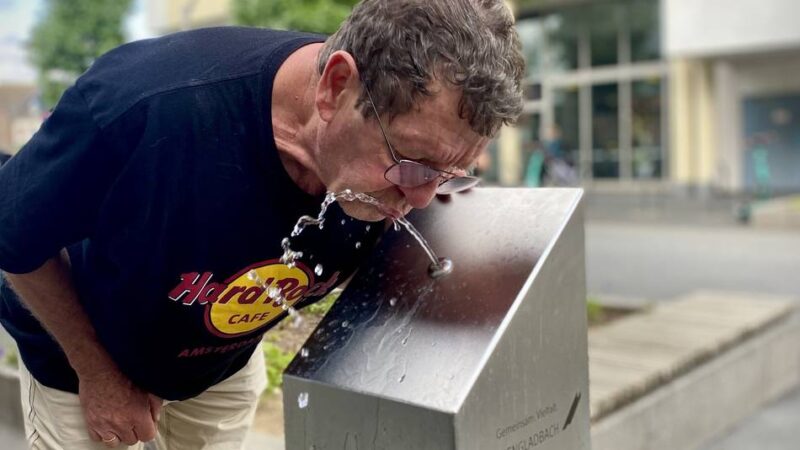 Zwischen Erfrischung und Hygienebedenken: So werden die Trinkwasserspender in Mönchengladbach angenommen