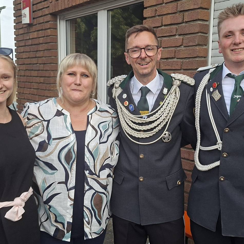 Andreas I. Bloser holte den Vogel runter: Nievenheim-Ückerath hat einen neuen Schützenkönig