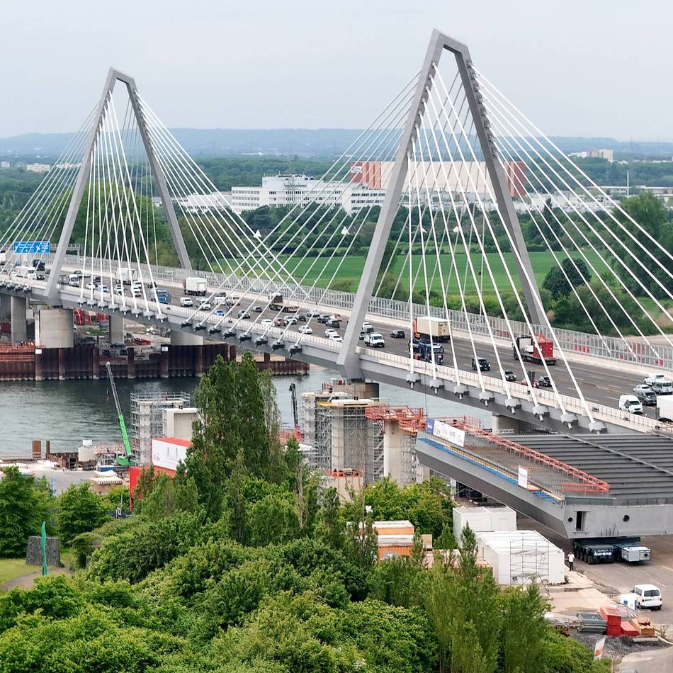 A1 bei Leverkusen: Nach Fahrzeugbrand – Leverkusener Brücke nur einspurig befahrbar