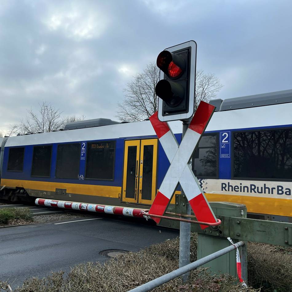 Nachtverkehr in Rheinberg: Drei Bahnübergänge werden wegen Bauarbeiten gesperrt